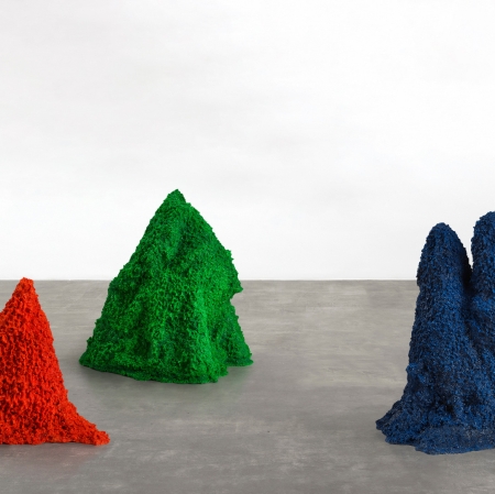 Agnieszka Kurant, "A.A.I. (Artificial Artificial Intelligence)", 2015, termite mounds built by colonies of living termites out of colored sand, gold and crystals, collaboration: dr Paul Bardunias, dr Leah Kelly, private collections