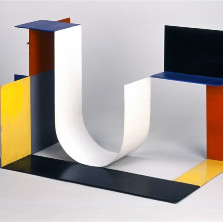 Katarzyna Kobro, Spatial composition 9, 1933; metal, oil, Muzeum Sztuki's archives/ © Ewa Sapka-Pawliczak & Muzeum Sztuki w Łodzi