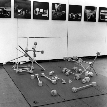 Dokumentacja wystawy „Sprawni inaczej. Meble i sprzęty dla dzieci niepełnosprawnych”, fot. archiwum Muzeum Sztuki w Łodzi