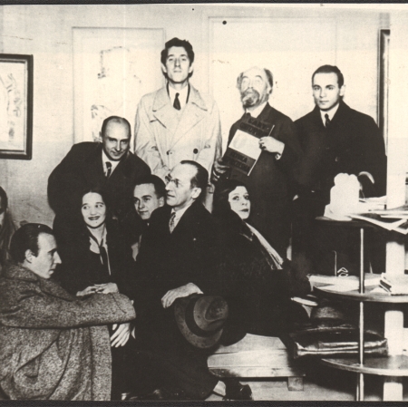 A photography by Stanisław Londyński from the opening of Stanisław Grabowski exhibition at Galerie Zak in Paris, 1929. From left: August Zamoyski, Michel Seuphor, Wanda Chodasiewicz-Grabowska (Nadia Léger), Jan Brzękowski, Piet Mondrian, Florence Henri, Henryk Stażewski Stanisław Grabowski, Pierre Choumoff / Muzeum Sztuki in Łódź