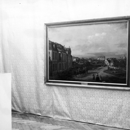 Widok wystawy „Bernardo Belotto Canaletto. 1721-1780. Obrazy z Zamku Królewskiego w Warszawie”, fot. archiwum Muzeum Sztuki w Łodzi