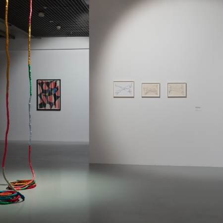 Widok wystawy „Prototypy 06: Alicja Bielawska. Na przecięciu linii”, fot. A. Zagrodzka